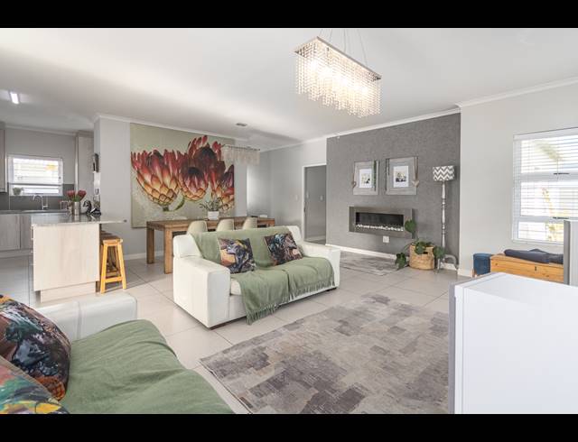 3 BEDROOM FREEHOLD SOLD IN SUNNINGDALE